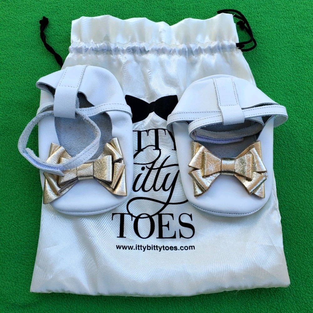 Itty Bitty Babygirl Shoes Size 6 NWT